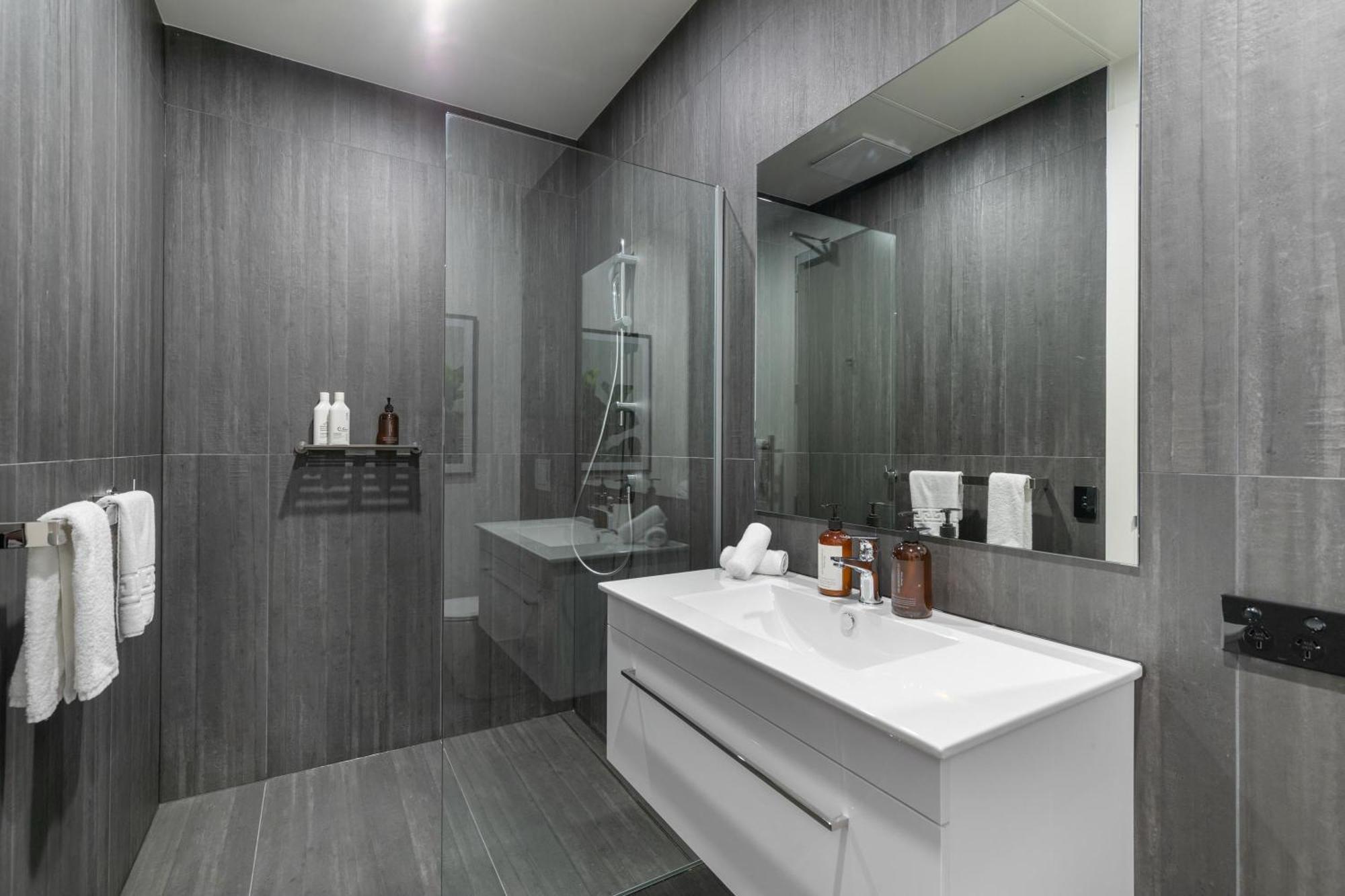 12Th Avenue Suites Queenstown Bagian luar foto