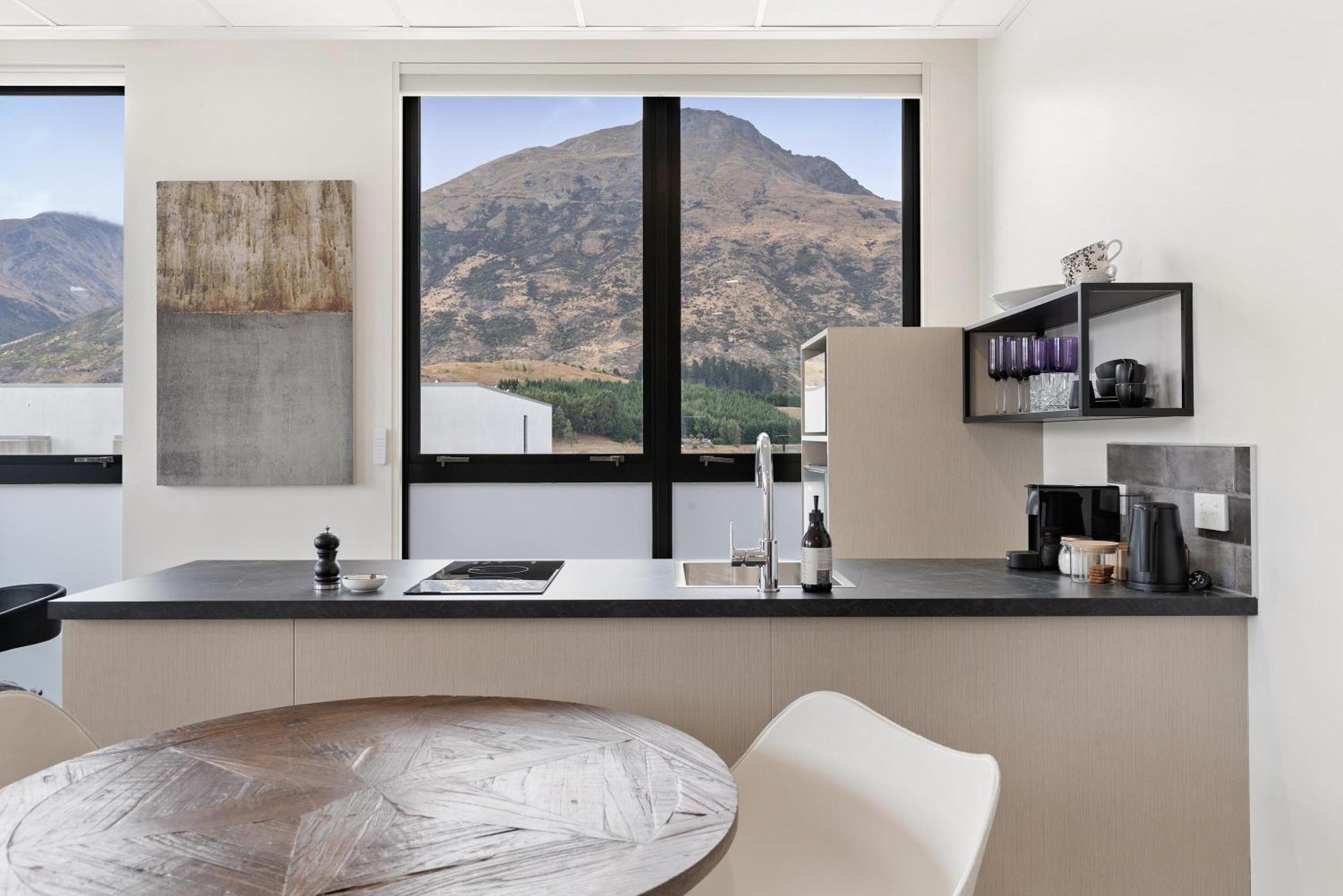 12Th Avenue Suites Queenstown Bagian luar foto